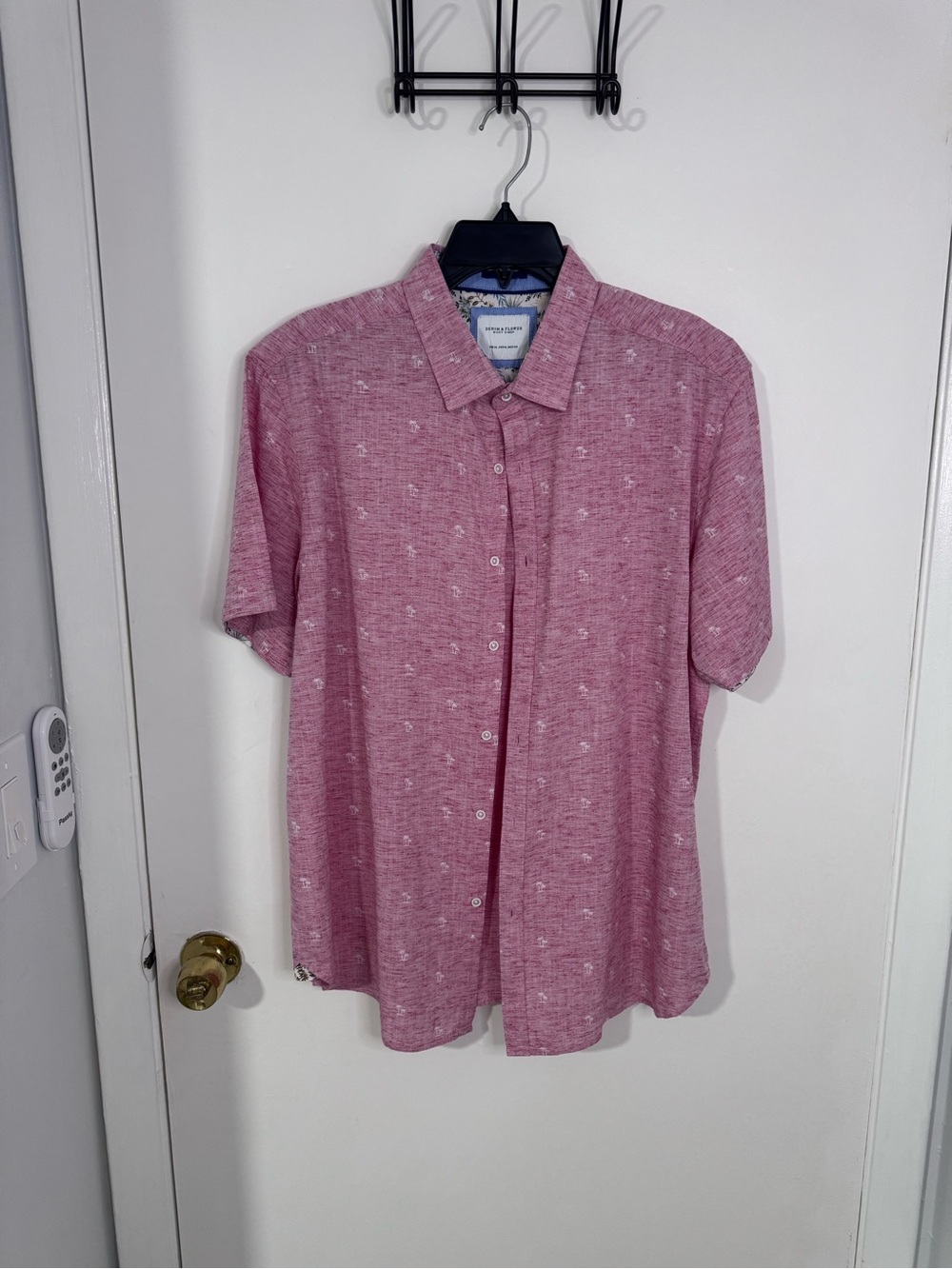 Men’s Red Short-Sleeve Button-Down Shirt